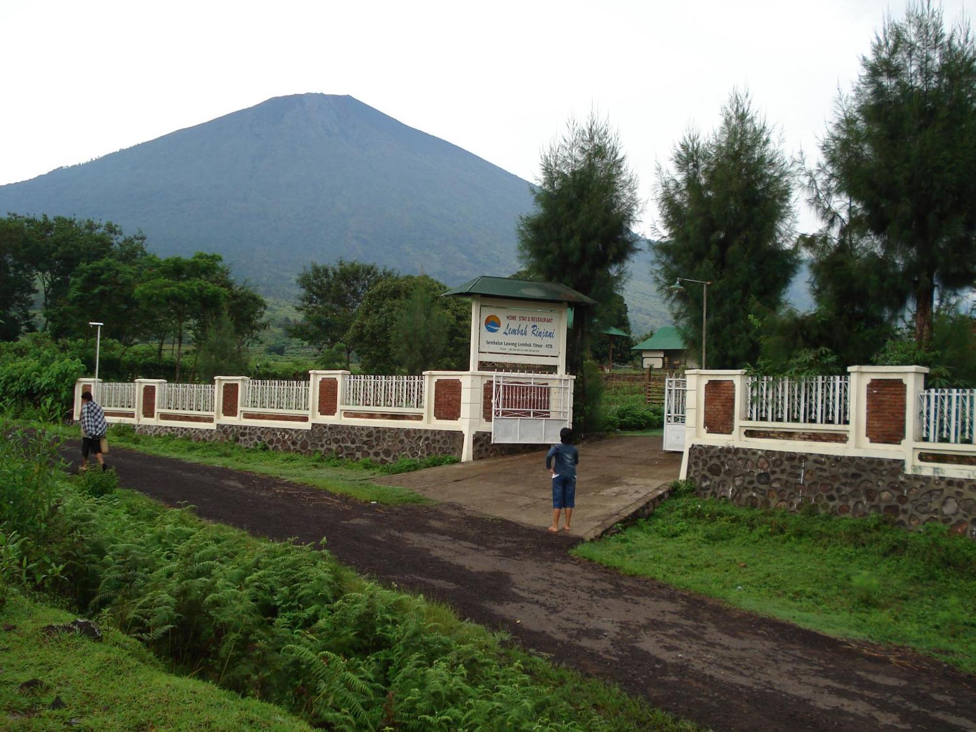 Lembah Rinjani Villa & Resto Syariah By Ecommerceloka Sembalunlawang Exteriér fotografie